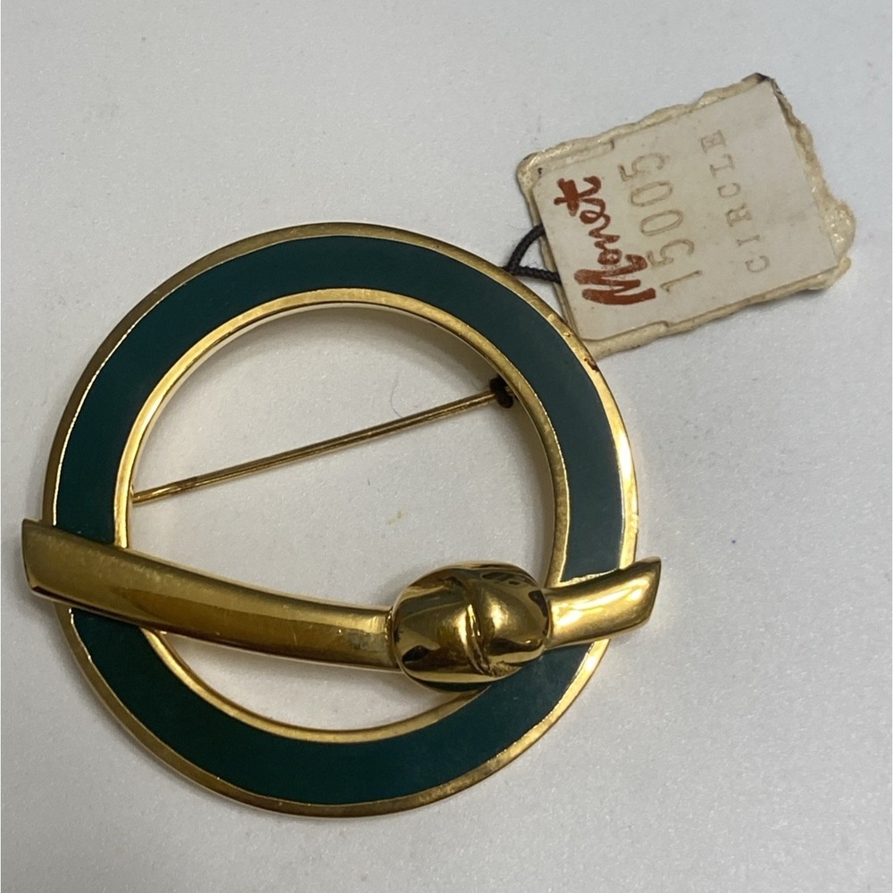 Vintage New NOS Monet Knot Circle Green Enamel Gold Pin Brooch w/ Tags 15005 2"